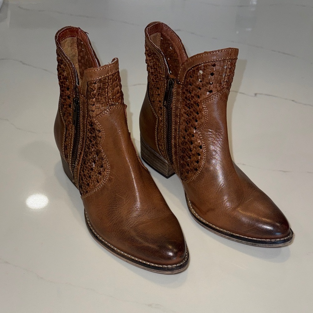 Seychelles Brown Ankle Boots